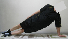 Straight Arm Lateral Plank記事用.jpg